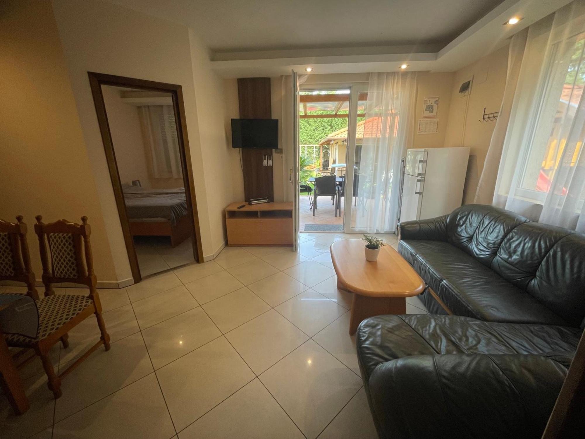 Happy Sun Medences Apartman Шиофок Экстерьер фото