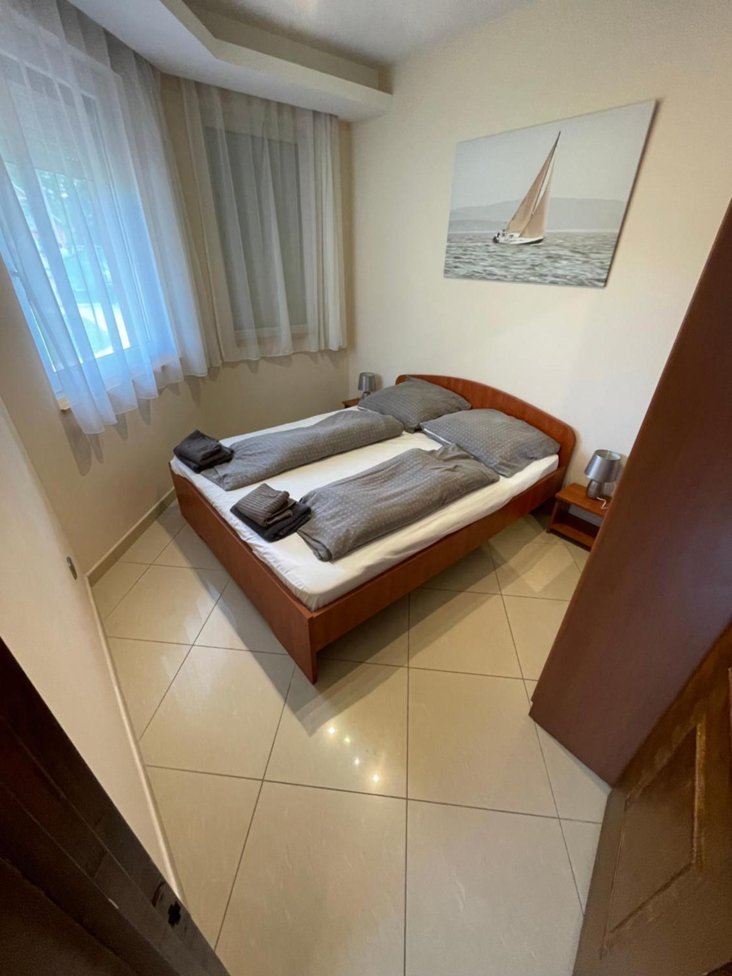 Happy Sun Medences Apartman Шиофок Экстерьер фото