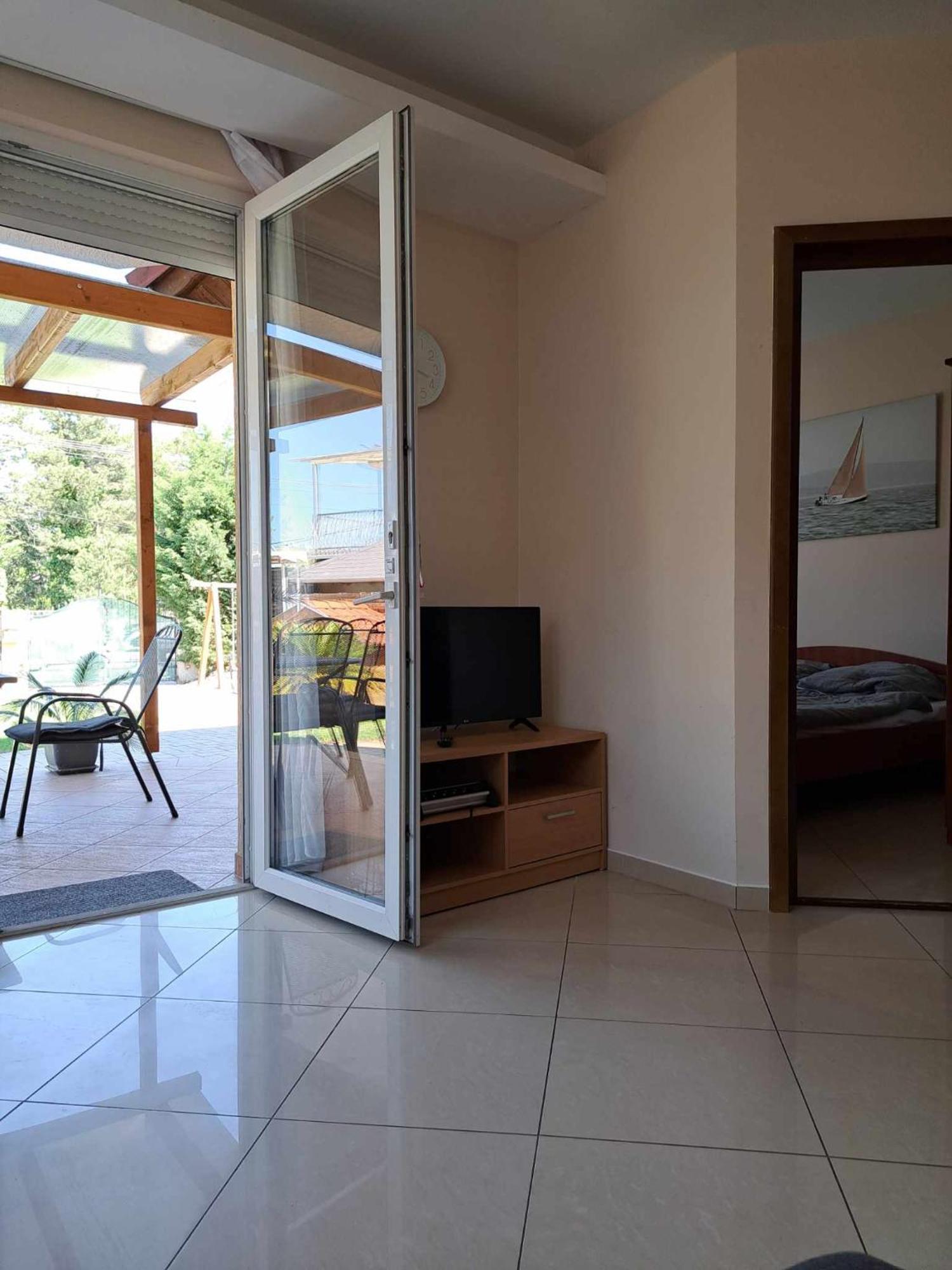Happy Sun Medences Apartman Шиофок Экстерьер фото
