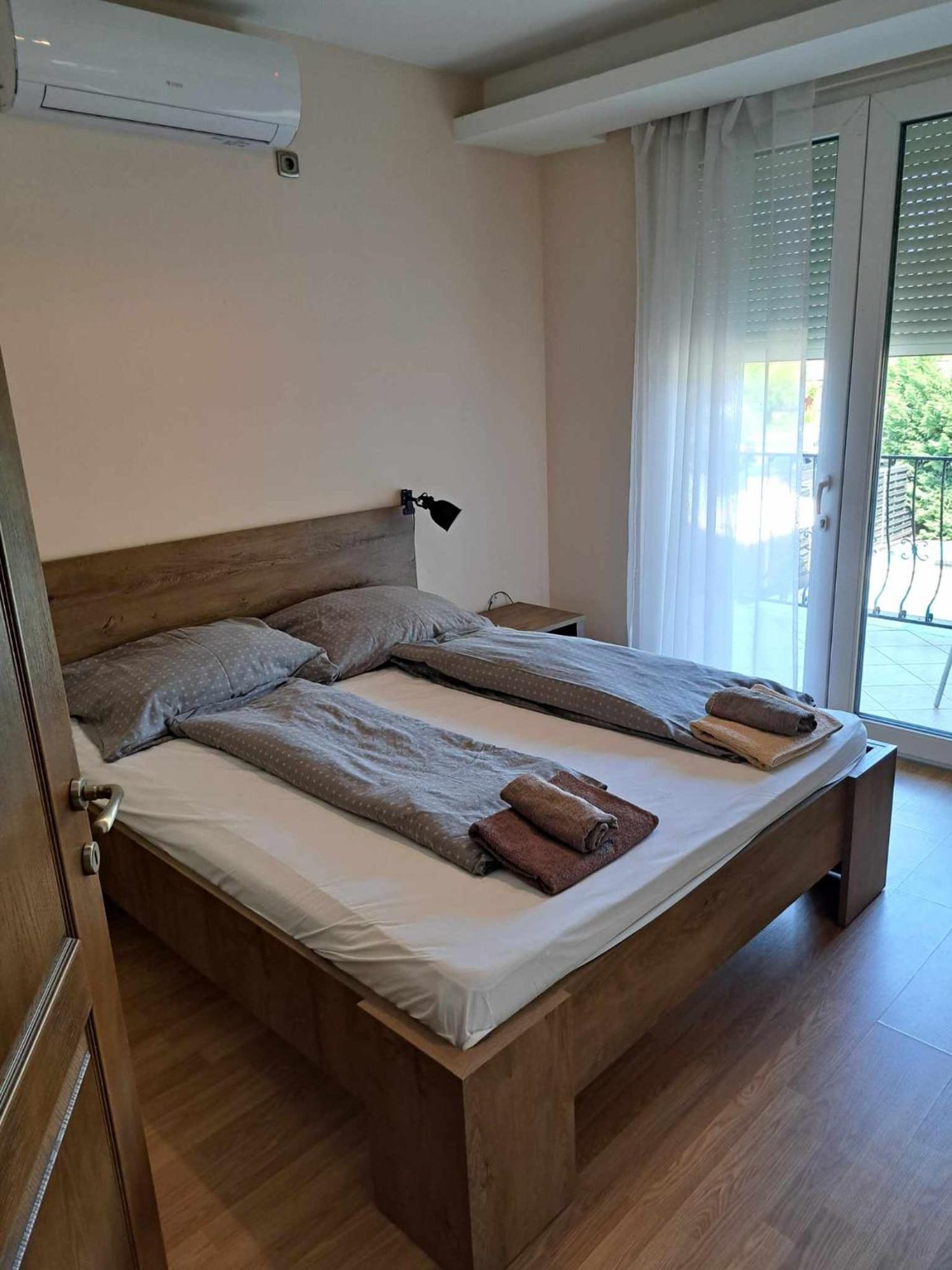 Happy Sun Medences Apartman Шиофок Экстерьер фото