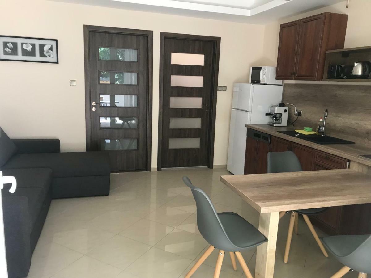Happy Sun Medences Apartman Шиофок Экстерьер фото