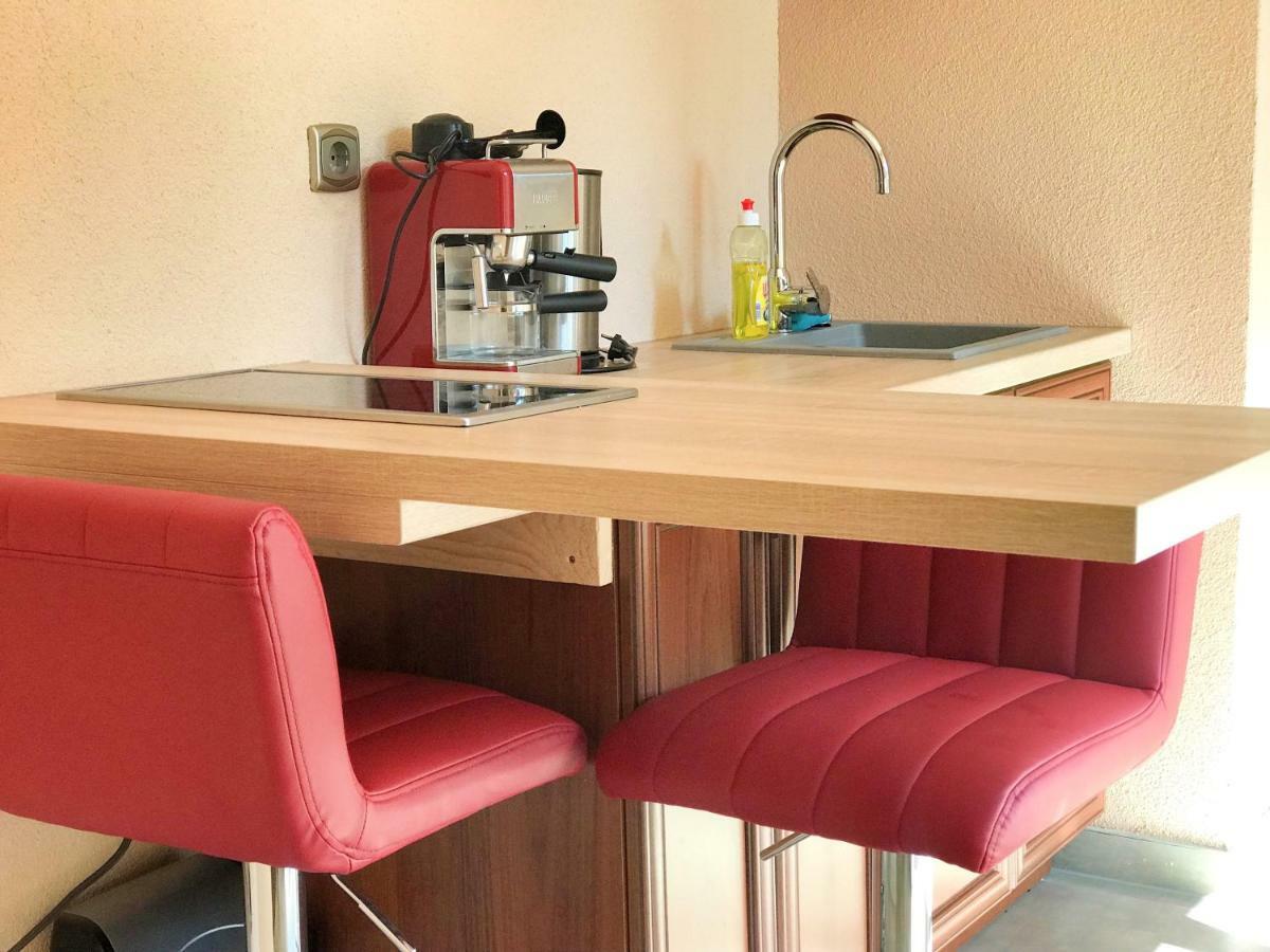 Happy Sun Medences Apartman Шиофок Экстерьер фото